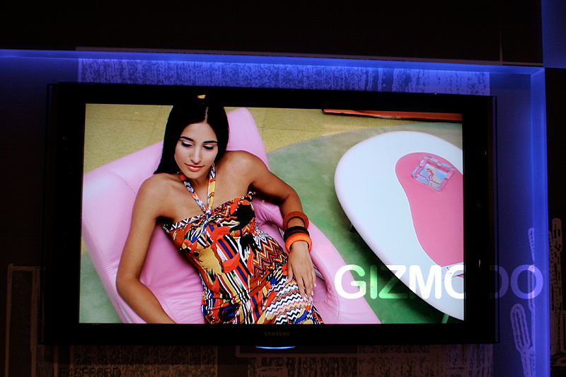 Illustration for article titled Samsung's Booth Has Ghetto TV Ambilight But Not a Single Real Ninja Cyborg